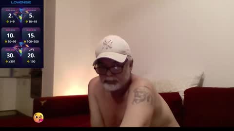 Snapshot of schooner73 chatting on October 24, 11:39 am Schooner73 online show from October 24, 11:39 am