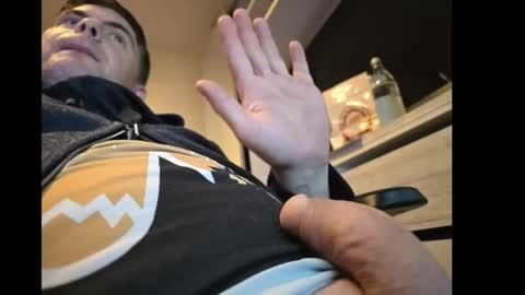 schosch01 online show from December 16, 9:09 pm