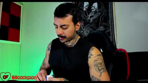 Alejandro help me to reach 200 thumps up online show from October 5, 6:56 am