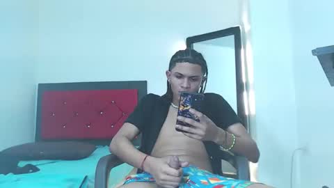 scootthh online show from December 3, 2:08 am