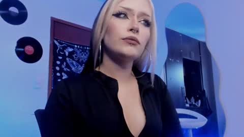 Snapshot of scorpiogyal chatting on November 27, 4:20 pm Goddess online show from November 27, 4:20 pm