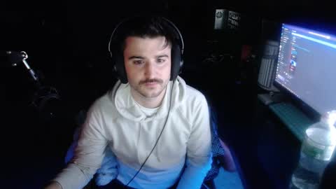 Snapshot of scotchthecat chatting on December 2, 10:34 pm Sup online show from December 2, 10:34 pm