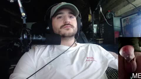 Snapshot of scotchthecat chatting on December 18, 1:26 am Sup online show from December 18, 1:26 am