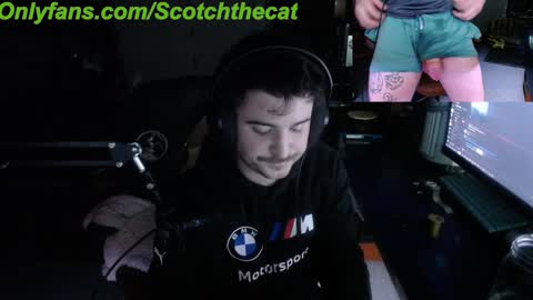 Snapshot of scotchthecat chatting on December 20, 2:30 am Sup online show from December 20, 2:30 am