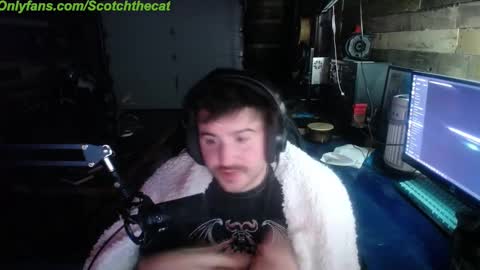 Snapshot of scotchthecat chatting on December 22, 10:25 pm Sup online show from December 22, 10:25 pm