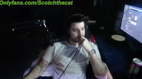 Snapshot of scotchthecat chatting on December 27, 10:26 pm Sup online show from December 27, 10:26 pm