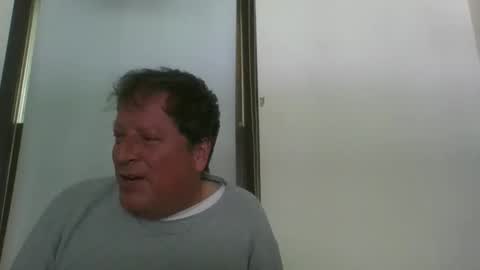 Snapshot of scottpbi52 chatting on May 3, 3:18 pm scottpbi52 online show from May 3, 3:18 pm