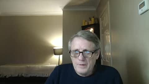 Snapshot of scottsman214 chatting on December 14, 12:01 am James online show from December 14, 12:01 am