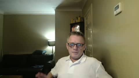 Snapshot of scottsman214 chatting on December 20, 10:32 pm James online show from December 20, 10:32 pm