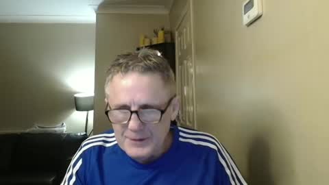 Snapshot of scottsman214 chatting on December 21, 9:36 pm James online show from December 21, 9:36 pm