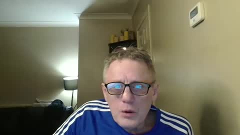 Snapshot of scottsman214 chatting on December 22, 12:39 am James online show from December 22, 12:39 am