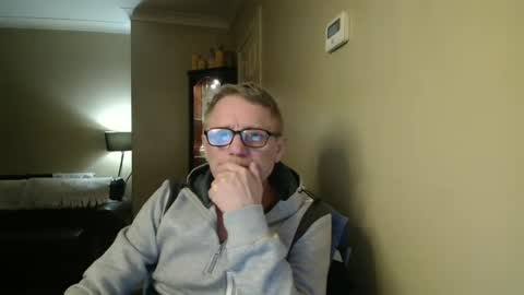 Snapshot of scottsman214 chatting on December 26, 7:38 pm James online show from December 26, 7:38 pm