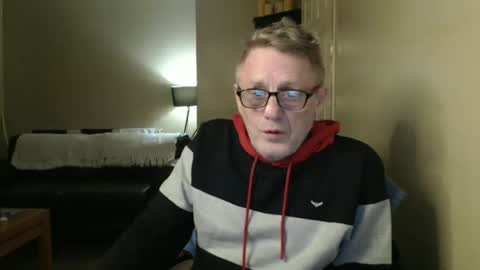 Snapshot of scottsman214 chatting on December 26, 10:41 pm James online show from December 26, 10:41 pm