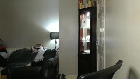 Snapshot of scottsman214 chatting on January 3, 6:46 pm James online show from January 3, 6:46 pm