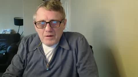 Snapshot of scottsman214 chatting on February 2, 12:13 pm James online show from February 2, 12:13 pm