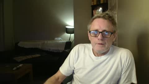 Snapshot of scottsman214 chatting on February 4, 10:34 pm James online show from February 4, 10:34 pm