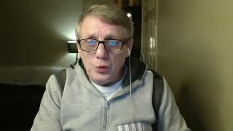 Snapshot of scottsman214 chatting on February 21, 10:04 pm James online show from February 21, 10:04 pm