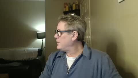 Snapshot of scottsman214 chatting on February 22, 7:03 pm James online show from February 22, 7:03 pm