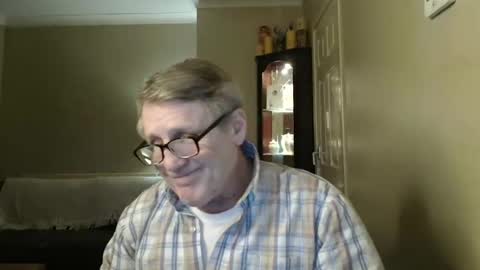 Snapshot of scottsman214 chatting on February 27, 7:37 pm James online show from February 27, 7:37 pm