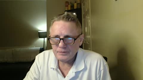 Snapshot of scottsman214 chatting on February 28, 8:18 pm James online show from February 28, 8:18 pm