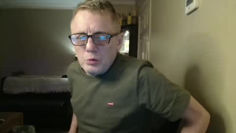 Snapshot of scottsman214 chatting on March 2, 8:29 pm James online show from March 2, 8:29 pm