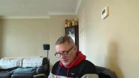 Snapshot of scottsman214 chatting on March 4, 12:22 pm James online show from March 4, 12:22 pm