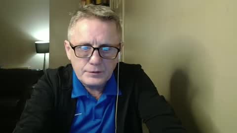 Snapshot of scottsman214 chatting on March 4, 9:32 pm James online show from March 4, 9:32 pm