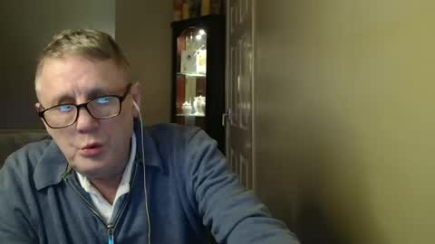 Snapshot of scottsman214 chatting on March 5, 9:59 pm James online show from March 5, 9:59 pm