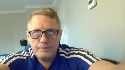Snapshot of scottsman214 chatting on March 9, 3:38 pm James online show from March 9, 3:38 pm