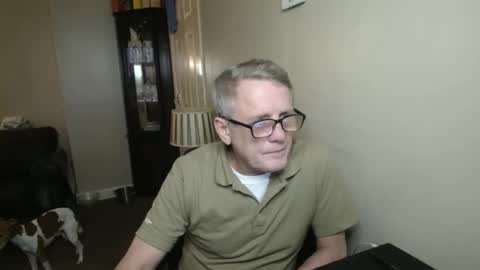 Snapshot of scottsman214 chatting on October 31, 4:41 pm James online show from October 31, 4:41 pm