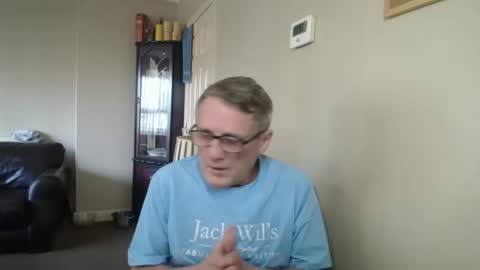 Snapshot of scottsman214 chatting on November 2, 11:01 am James online show from November 2, 11:01 am