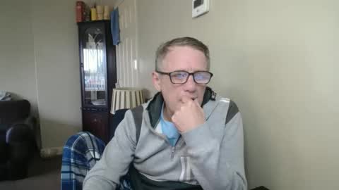 Snapshot of scottsman214 chatting on November 3, 10:49 am James online show from November 3, 10:49 am