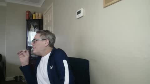 Snapshot of scottsman214 chatting on November 13, 11:42 am James online show from November 13, 11:42 am