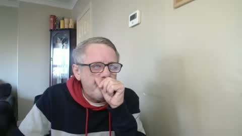 Snapshot of scottsman214 chatting on November 16, 11:27 am James online show from November 16, 11:27 am