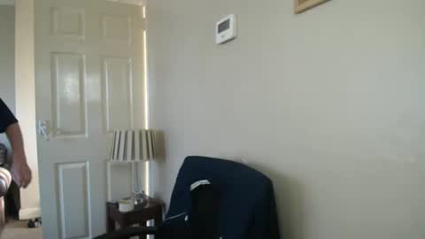 Snapshot of scottsman214 chatting on November 17, 11:38 am James online show from November 17, 11:38 am