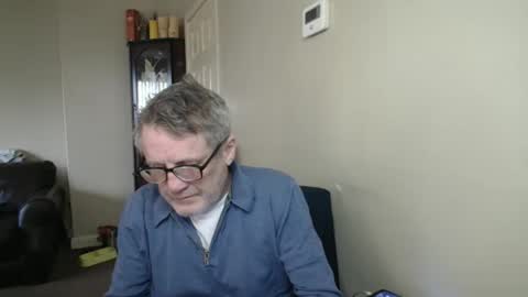 Snapshot of scottsman214 chatting on November 18, 12:42 pm James online show from November 18, 12:42 pm