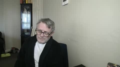 Snapshot of scottsman214 chatting on November 19, 3:01 pm James online show from November 19, 3:01 pm