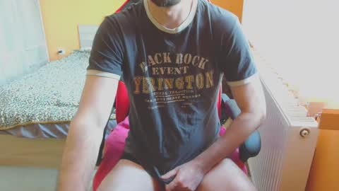 Snapshot of scotty_98 chatting on January 18, 12:57 pm scotty_98 online show from January 18, 12:57 pm