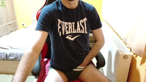 Snapshot of scotty_98 chatting on February 4, 7:11 pm scotty_98 online show from February 4, 7:11 pm