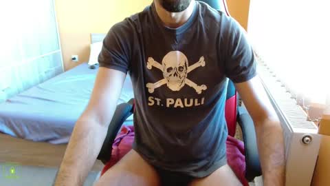 Snapshot of scotty_98 chatting on February 8, 8:20 am scotty_98 online show from February 8, 8:20 am