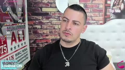 Snapshot of scotty_music chatting on January 31, 9:35 pm Ricardo online show from January 31, 9:35 pm