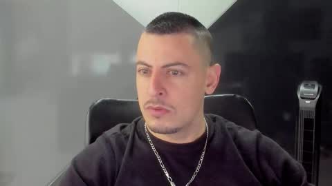 Snapshot of scotty_music chatting on February 9, 12:53 pm Ricardo online show from February 9, 12:53 pm