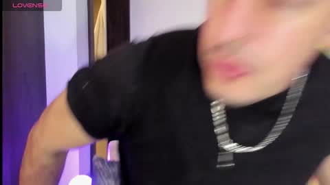 Snapshot of scotty_music chatting on February 15, 4:14 pm Ricardo online show from February 15, 4:14 pm