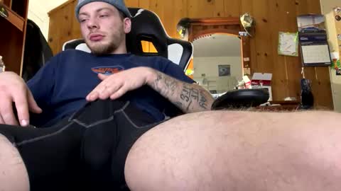 Snapshot of scrad1999 chatting on February 4, 4:40 am scrad1999 online show from February 4, 4:40 am