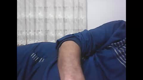 Snapshot of screw2 chatting on December 17, 7:15 pm Evren online show from December 17, 7:15 pm