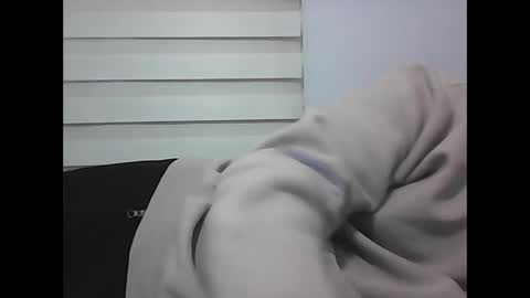 Snapshot of screw2 chatting on February 16, 5:37 pm Evren online show from February 16, 5:37 pm