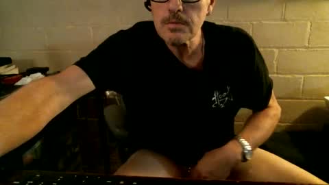 eating pussy  sucking dick online show from October 23, 12:43 am