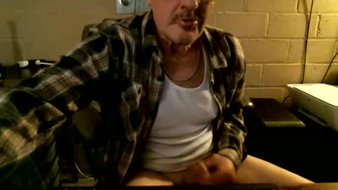 Snapshot of sdh69 chatting on January 14, 6:08 am eating pussy sucking dick online show from January 14, 6:08 am
