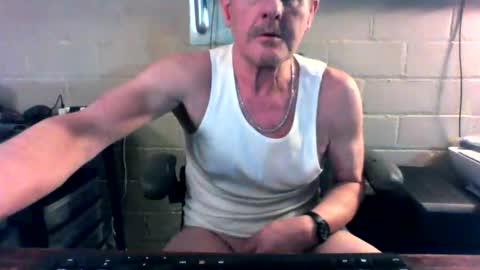 Snapshot of sdh69 chatting on February 4, 4:18 am eating pussy sucking dick online show from February 4, 4:18 am