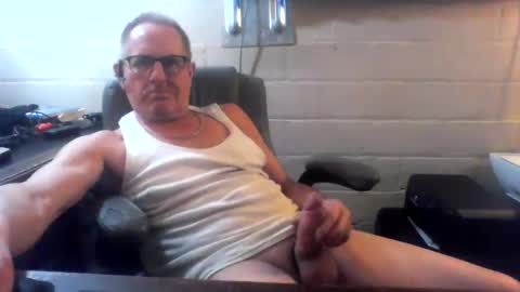 Snapshot of sdh69 chatting on April 14, 7:03 am eating pussy sucking dick online show from April 14, 7:03 am